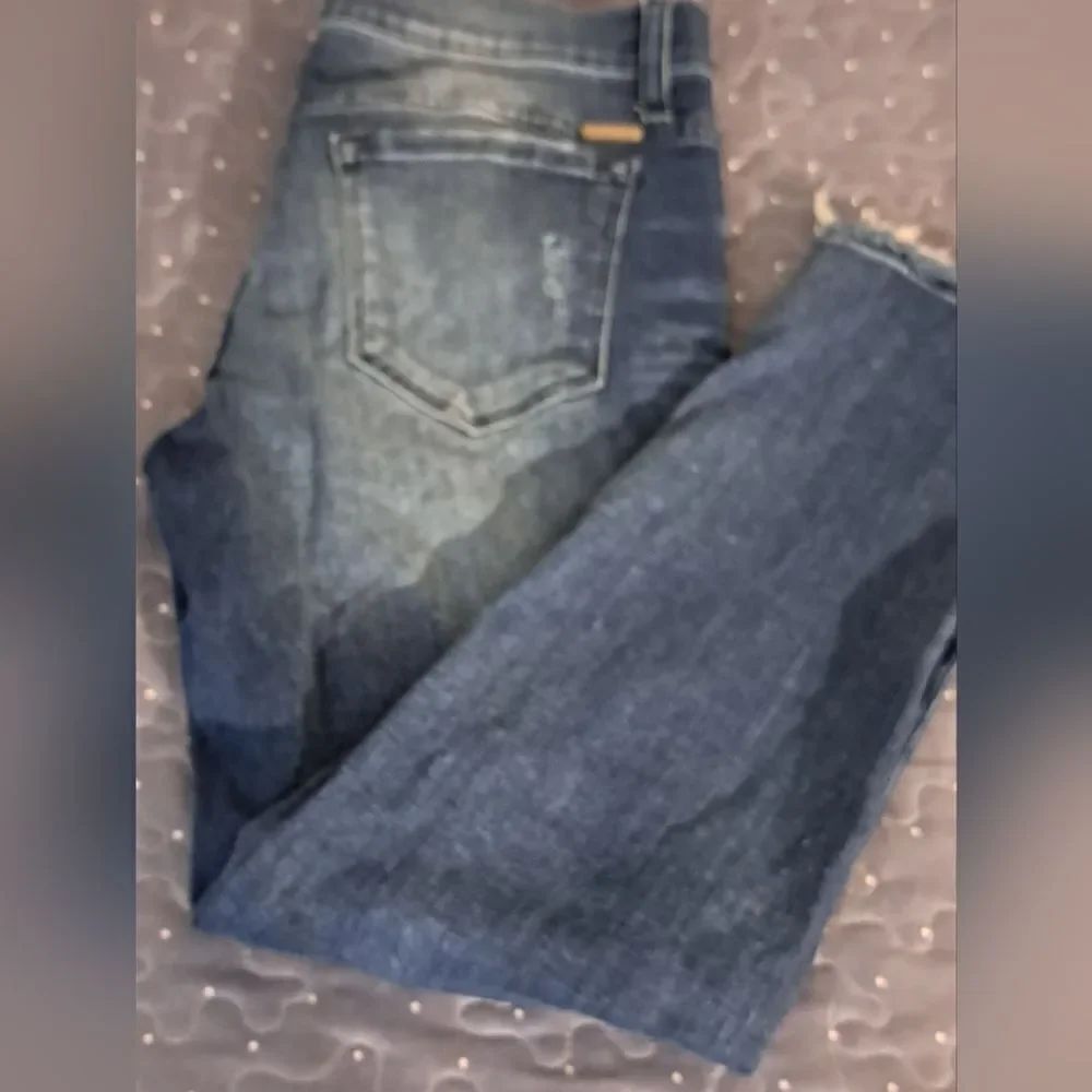 KanCan distressed jeans size 11